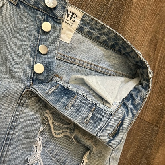 ONE- BY One Teaspoon size 24 distressed mini skirt in EUC - Picture 3 of 14
